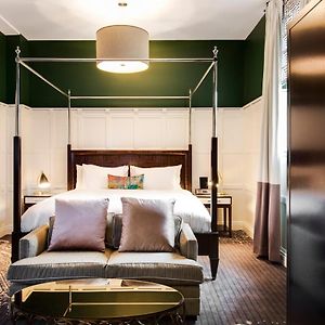 Socialites Suite